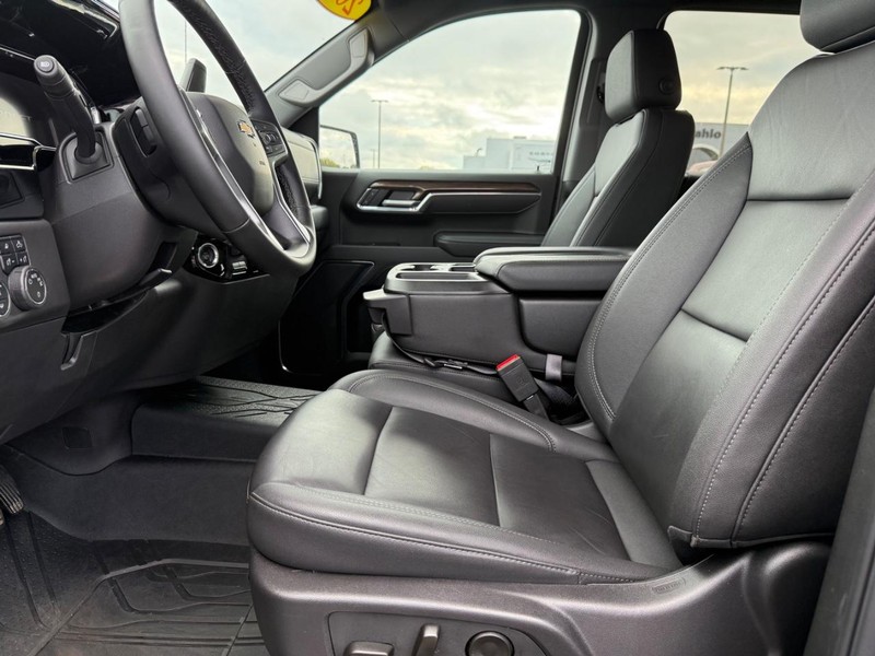 Chevrolet Silverado 1500 Vehicle Full-screen Gallery Image 17