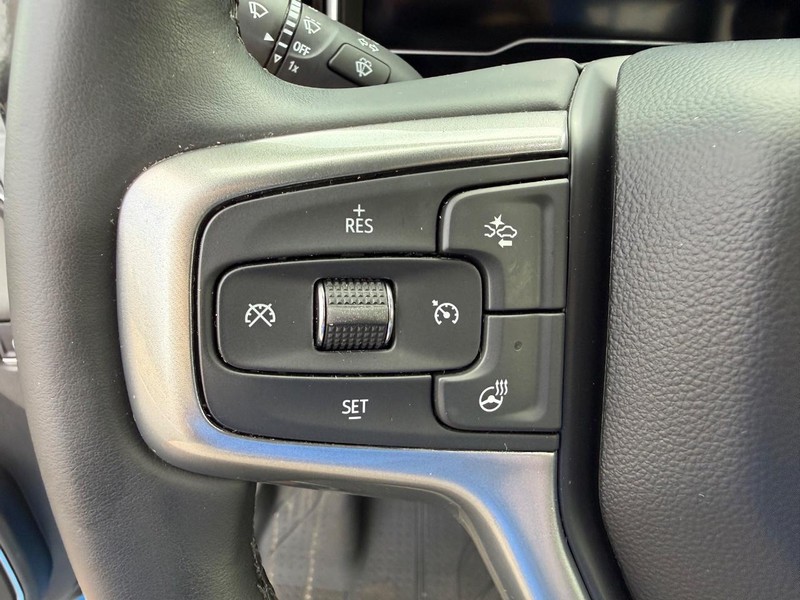 Chevrolet Silverado 1500 Vehicle Full-screen Gallery Image 19