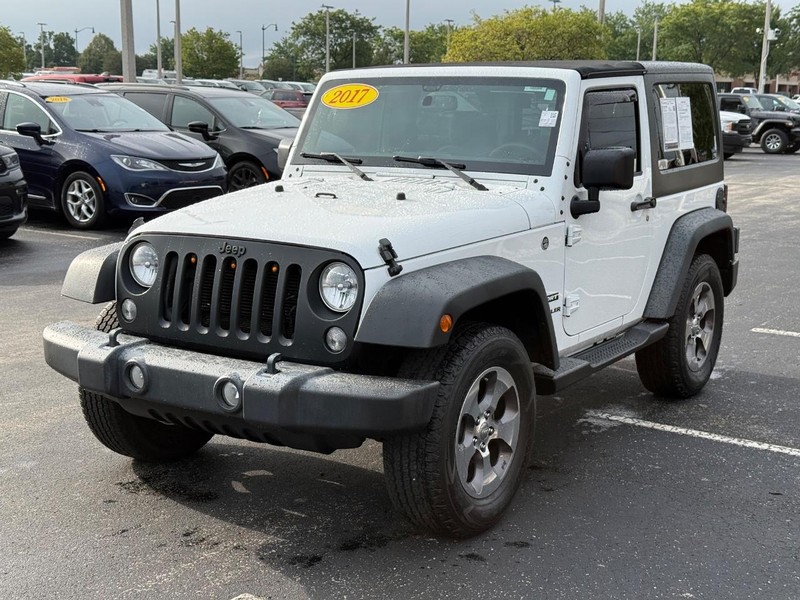 Jeep Wrangler Vehicle Full-screen Gallery Image 8