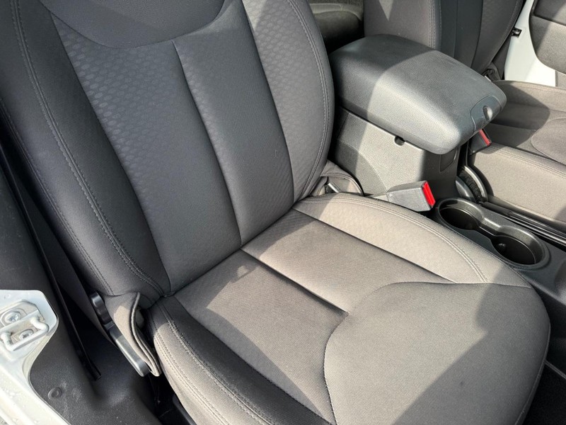 Jeep Wrangler Vehicle Full-screen Gallery Image 12