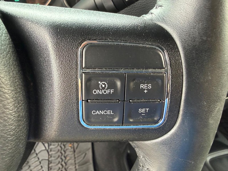 Jeep Wrangler Vehicle Full-screen Gallery Image 18