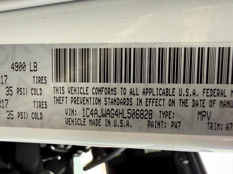 Jeep Wrangler Vehicle Full-screen Gallery Image 31