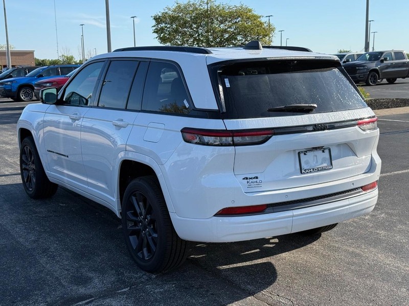 Jeep Grand Cherokee Vehicle Full-screen Gallery Image 5