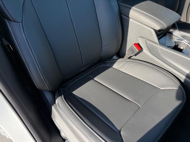 Jeep Grand Cherokee Vehicle Full-screen Gallery Image 17