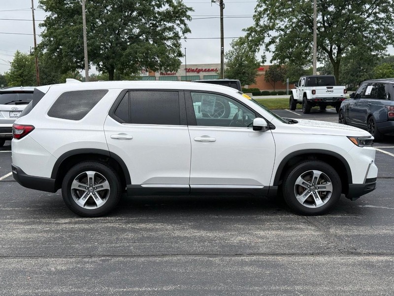 Honda Pilot Vehicle Full-screen Gallery Image 2