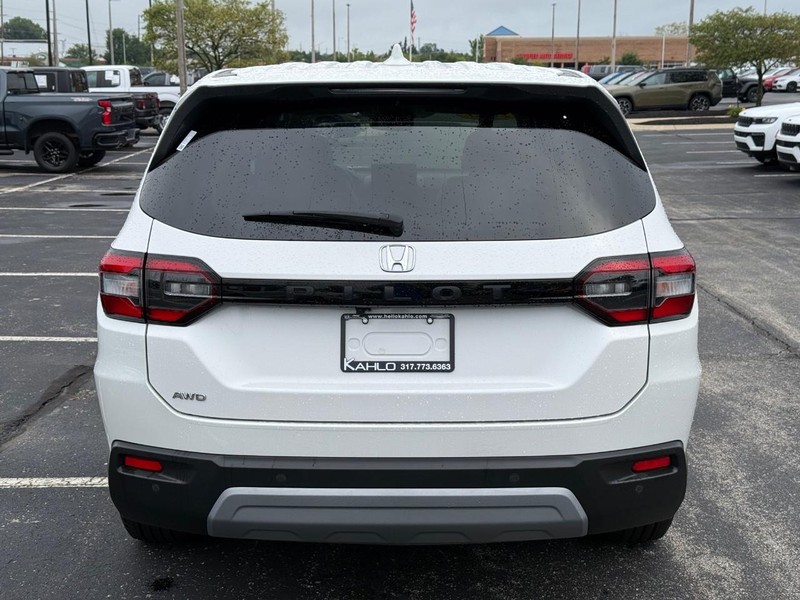 Honda Pilot Vehicle Full-screen Gallery Image 4