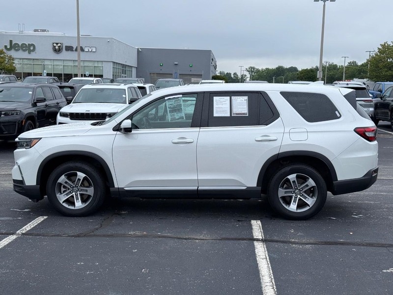 Honda Pilot Vehicle Full-screen Gallery Image 9