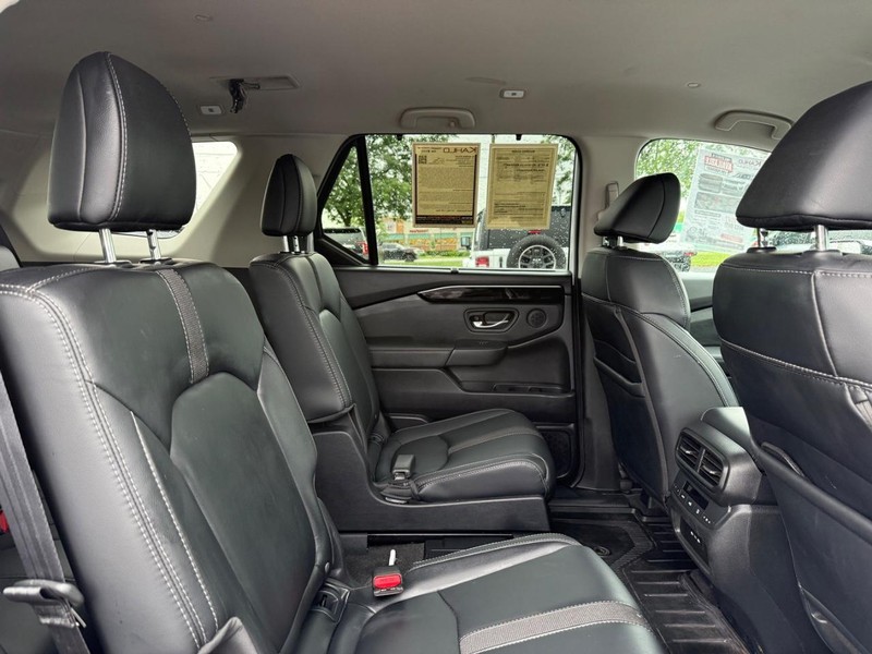 Honda Pilot Vehicle Full-screen Gallery Image 12