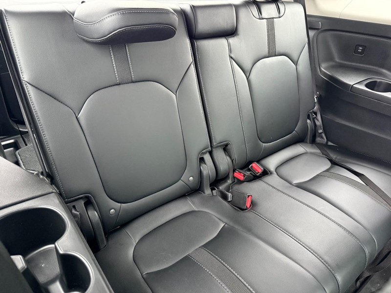 Honda Pilot Vehicle Full-screen Gallery Image 14