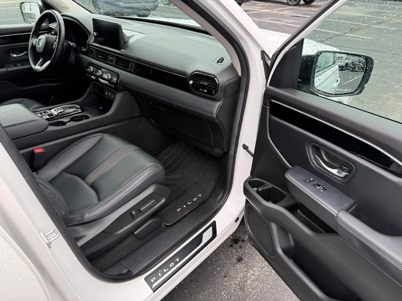 Honda Pilot Vehicle Full-screen Gallery Image 17