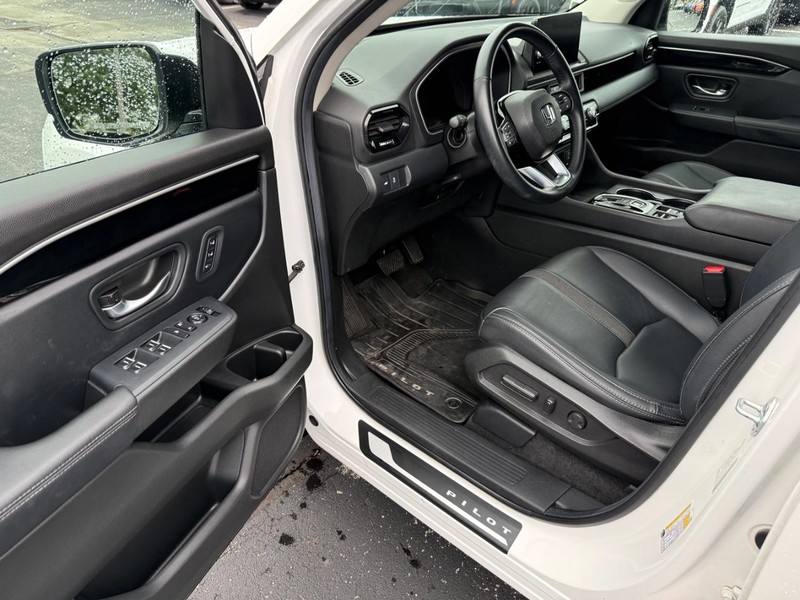 Honda Pilot Vehicle Full-screen Gallery Image 19
