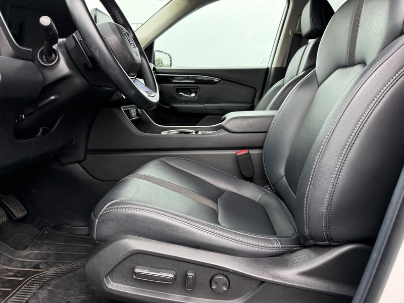 Honda Pilot Vehicle Full-screen Gallery Image 20
