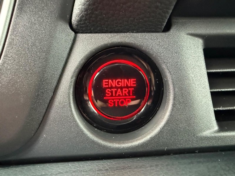 Honda Pilot Vehicle Full-screen Gallery Image 24