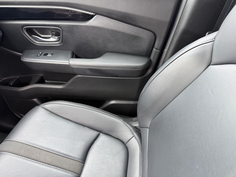 Honda Pilot Vehicle Full-screen Gallery Image 30