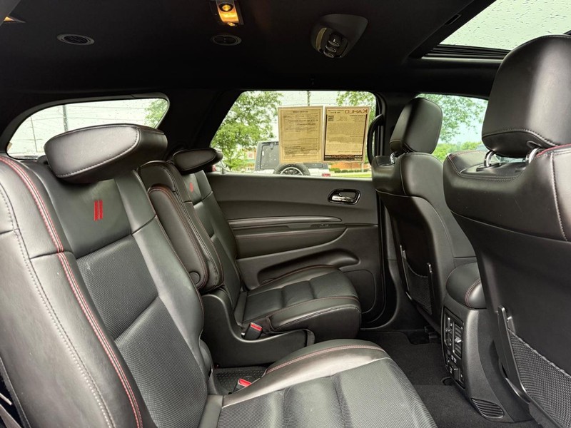 Dodge Durango Vehicle Full-screen Gallery Image 12