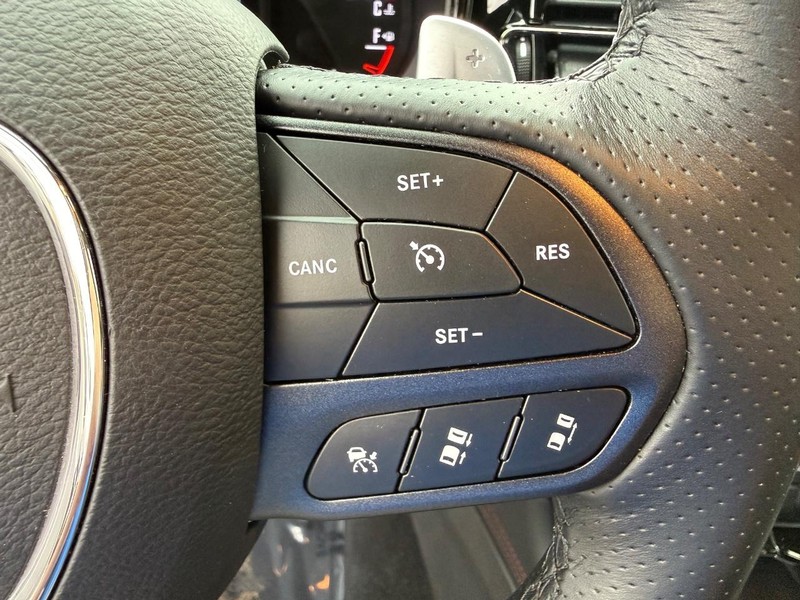 Dodge Durango Vehicle Full-screen Gallery Image 24