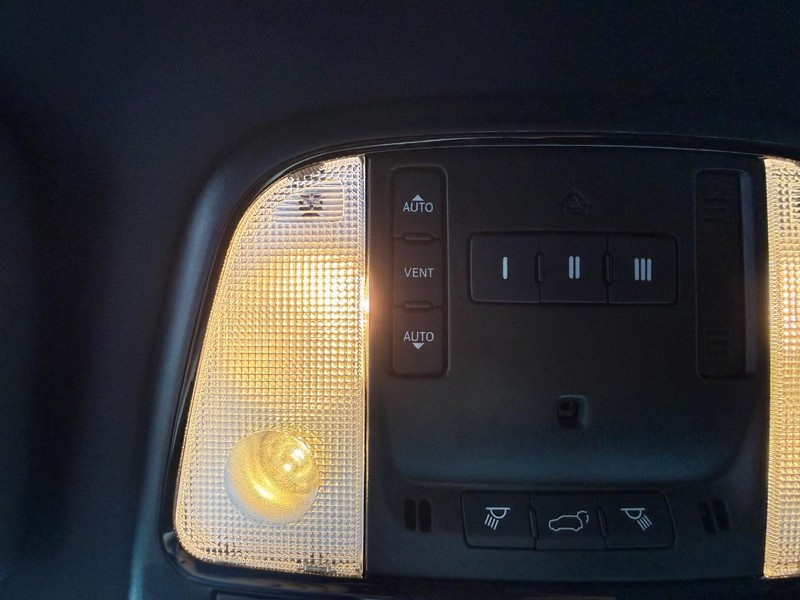 Dodge Durango Vehicle Full-screen Gallery Image 32
