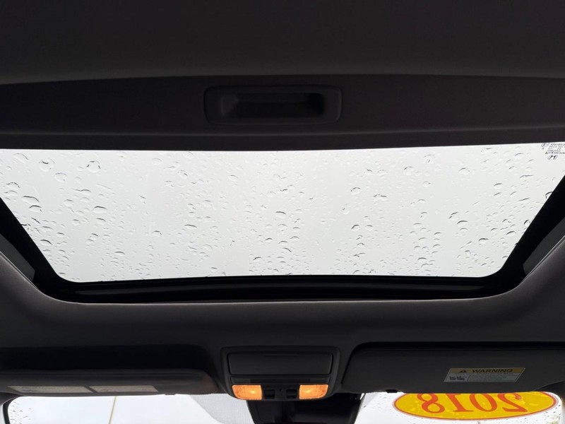 Honda CR-V Vehicle Full-screen Gallery Image 13