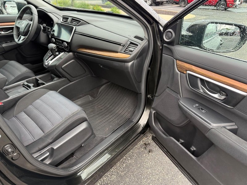 Honda CR-V Vehicle Full-screen Gallery Image 16