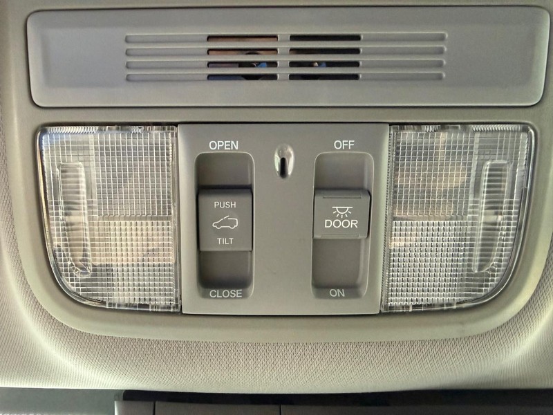 Honda CR-V Vehicle Full-screen Gallery Image 29