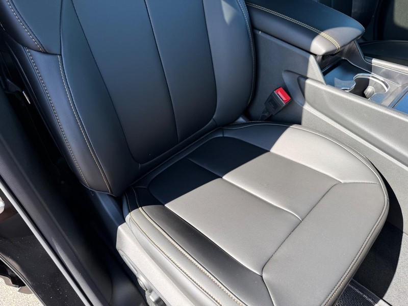 Jeep Grand Cherokee Vehicle Full-screen Gallery Image 17
