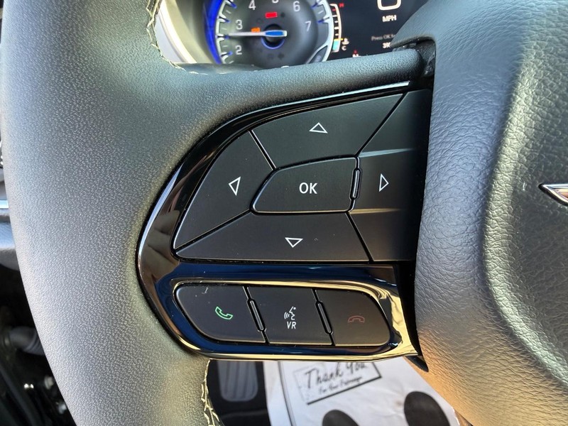 Chrysler Pacifica Vehicle Full-screen Gallery Image 21