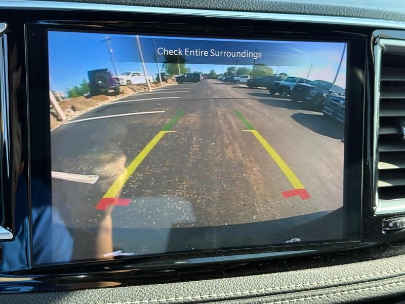 Chrysler Pacifica Vehicle Full-screen Gallery Image 25