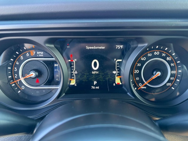 Jeep Gladiator Vehicle Full-screen Gallery Image 28