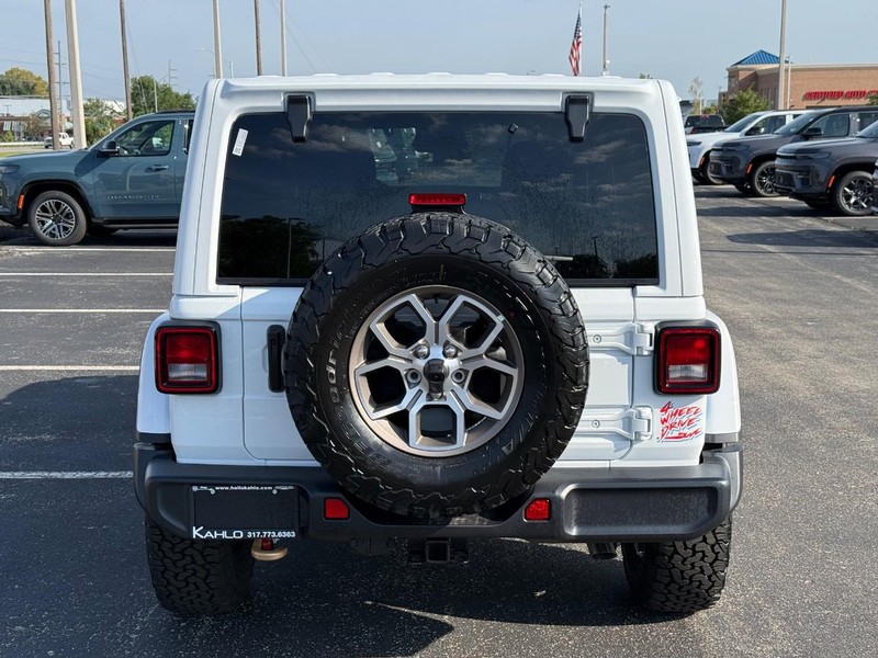 Jeep Wrangler Vehicle Full-screen Gallery Image 4