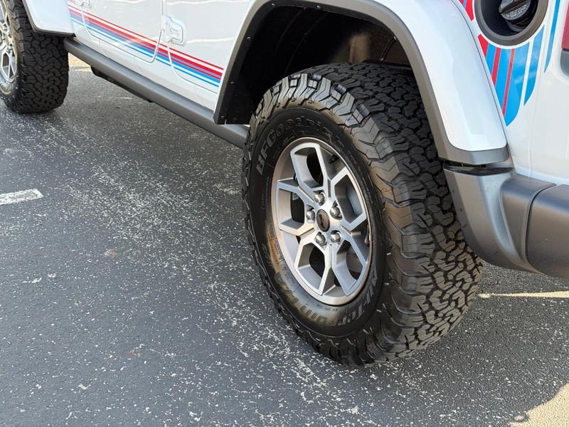Jeep Wrangler Vehicle Full-screen Gallery Image 6