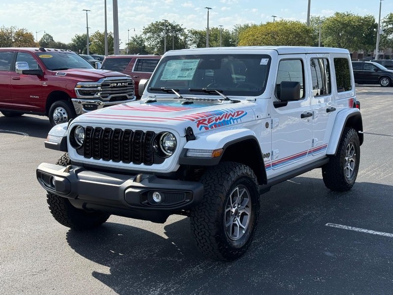 Jeep Wrangler Vehicle Full-screen Gallery Image 8