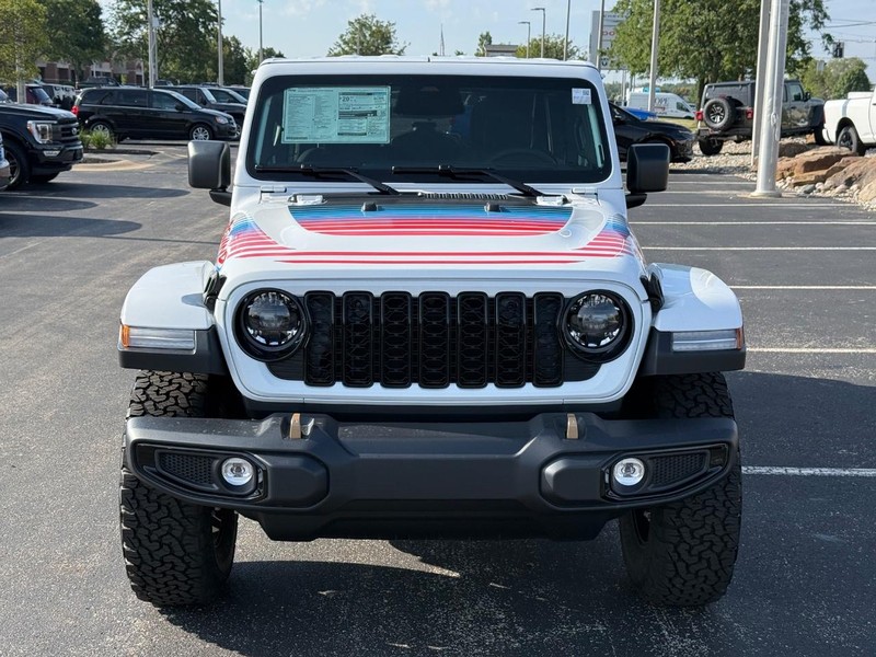 Jeep Wrangler Vehicle Full-screen Gallery Image 9