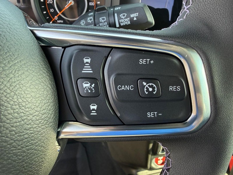 Jeep Wrangler Vehicle Full-screen Gallery Image 20