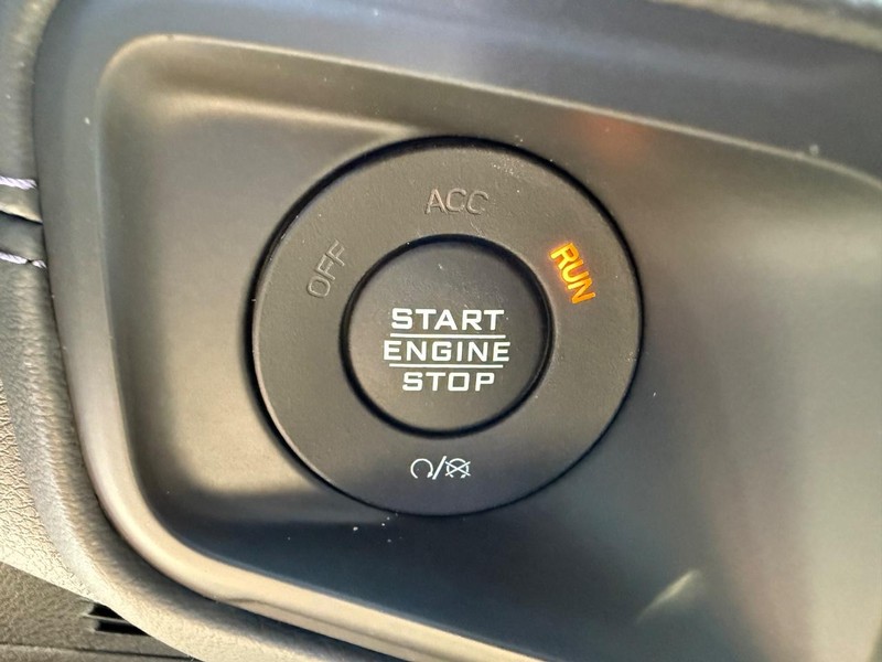 Jeep Wrangler Vehicle Full-screen Gallery Image 21