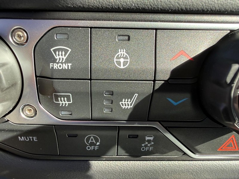 Jeep Wrangler Vehicle Full-screen Gallery Image 22