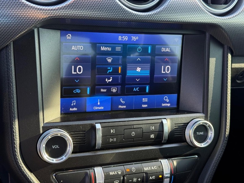 Ford Mustang Vehicle Full-screen Gallery Image 20