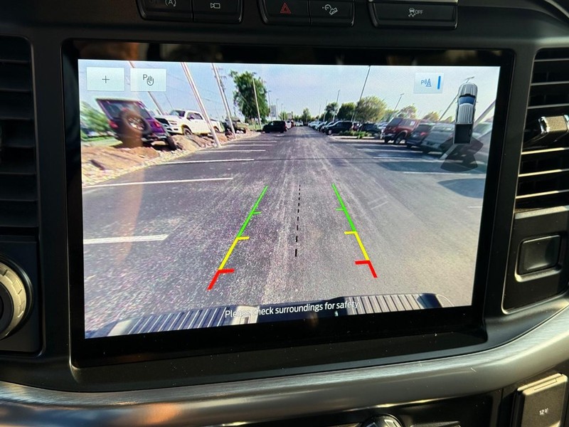 Ford F-150 Vehicle Full-screen Gallery Image 24