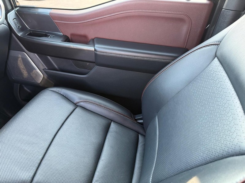 Ford F-150 Vehicle Full-screen Gallery Image 27