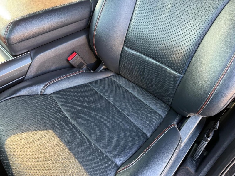 Ford F-150 Vehicle Full-screen Gallery Image 31
