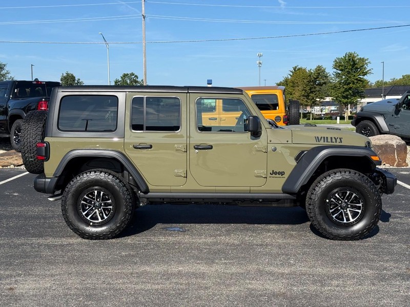 Jeep Wrangler Vehicle Full-screen Gallery Image 2