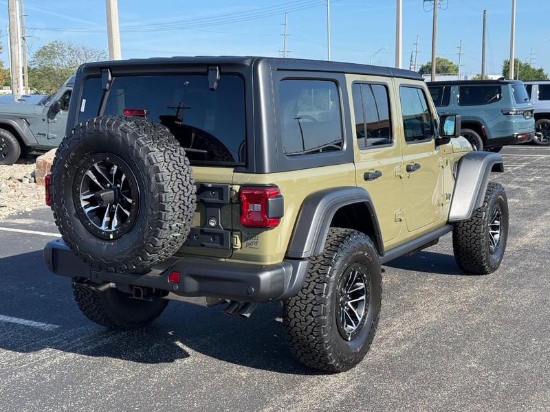 Jeep Wrangler Vehicle Full-screen Gallery Image 3