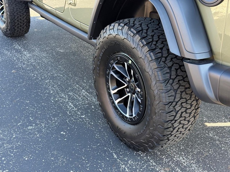 Jeep Wrangler Vehicle Full-screen Gallery Image 6
