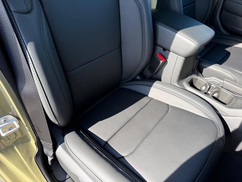 Jeep Wrangler Vehicle Full-screen Gallery Image 15