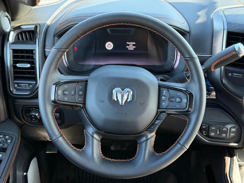 Ram 2500 Vehicle Full-screen Gallery Image 13