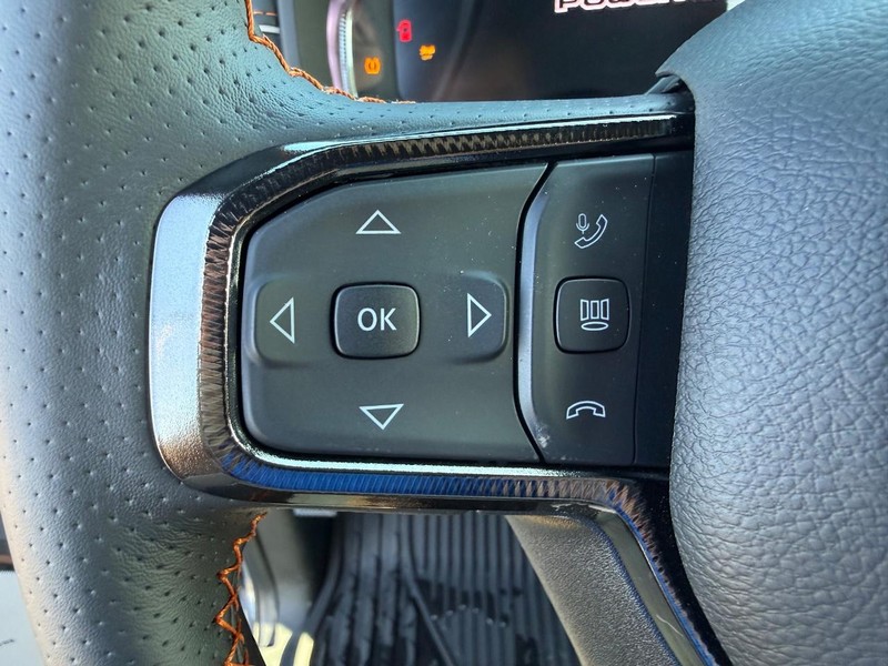 Ram 2500 Vehicle Full-screen Gallery Image 19