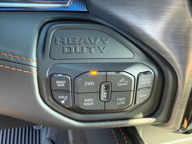 Ram 2500 Vehicle Full-screen Gallery Image 22