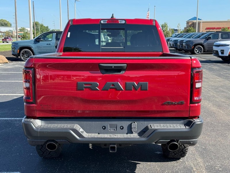 Ram 1500 Vehicle Full-screen Gallery Image 4