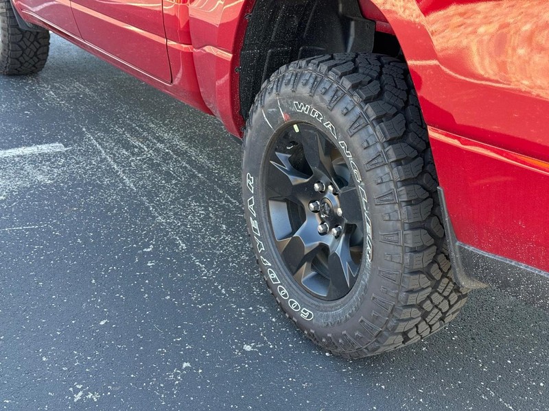Ram 1500 Vehicle Full-screen Gallery Image 6
