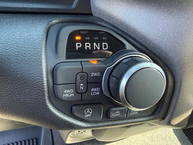 Ram 1500 Vehicle Full-screen Gallery Image 22