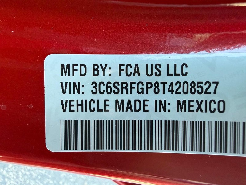 Ram 1500 Vehicle Full-screen Gallery Image 32
